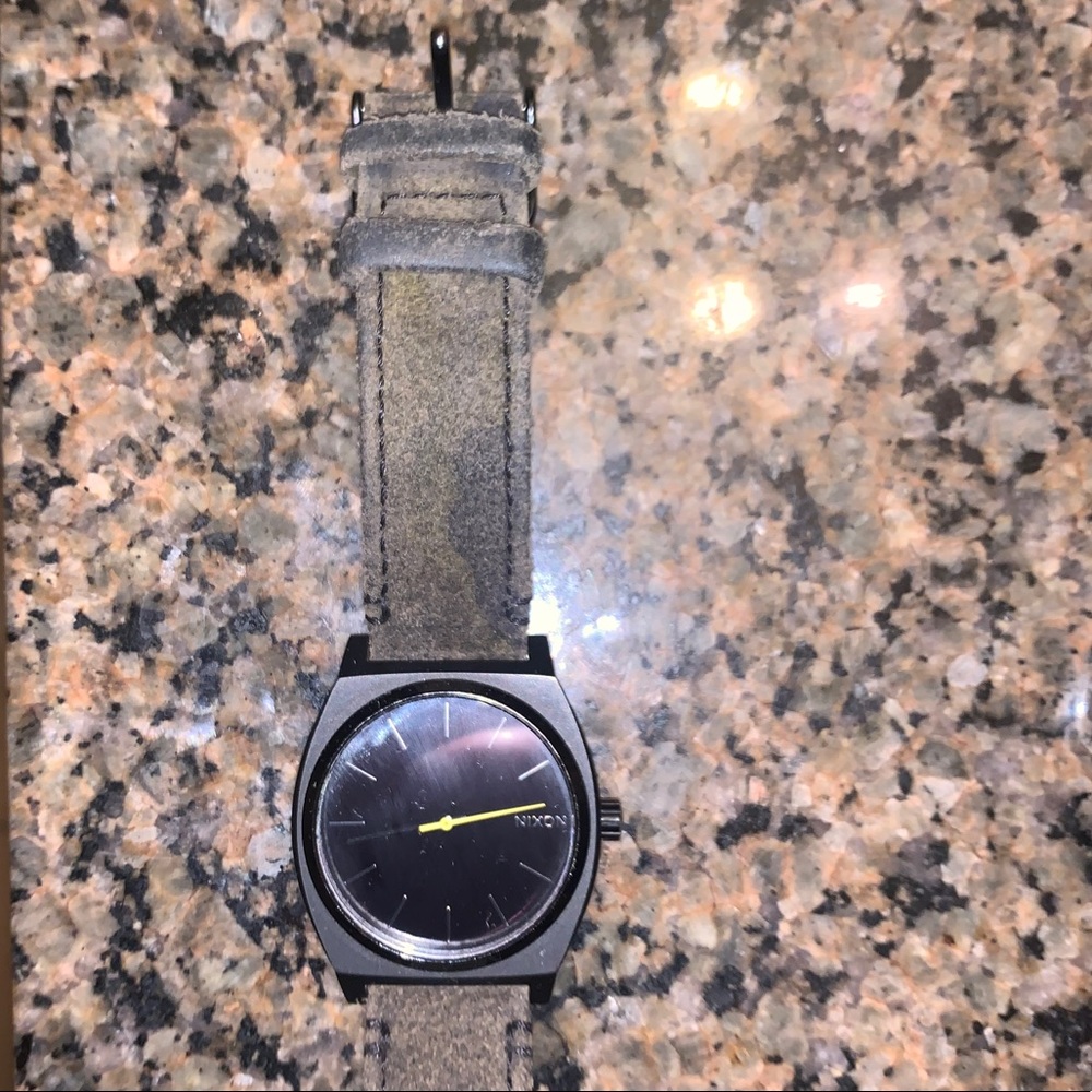 Nixon the time teller watch